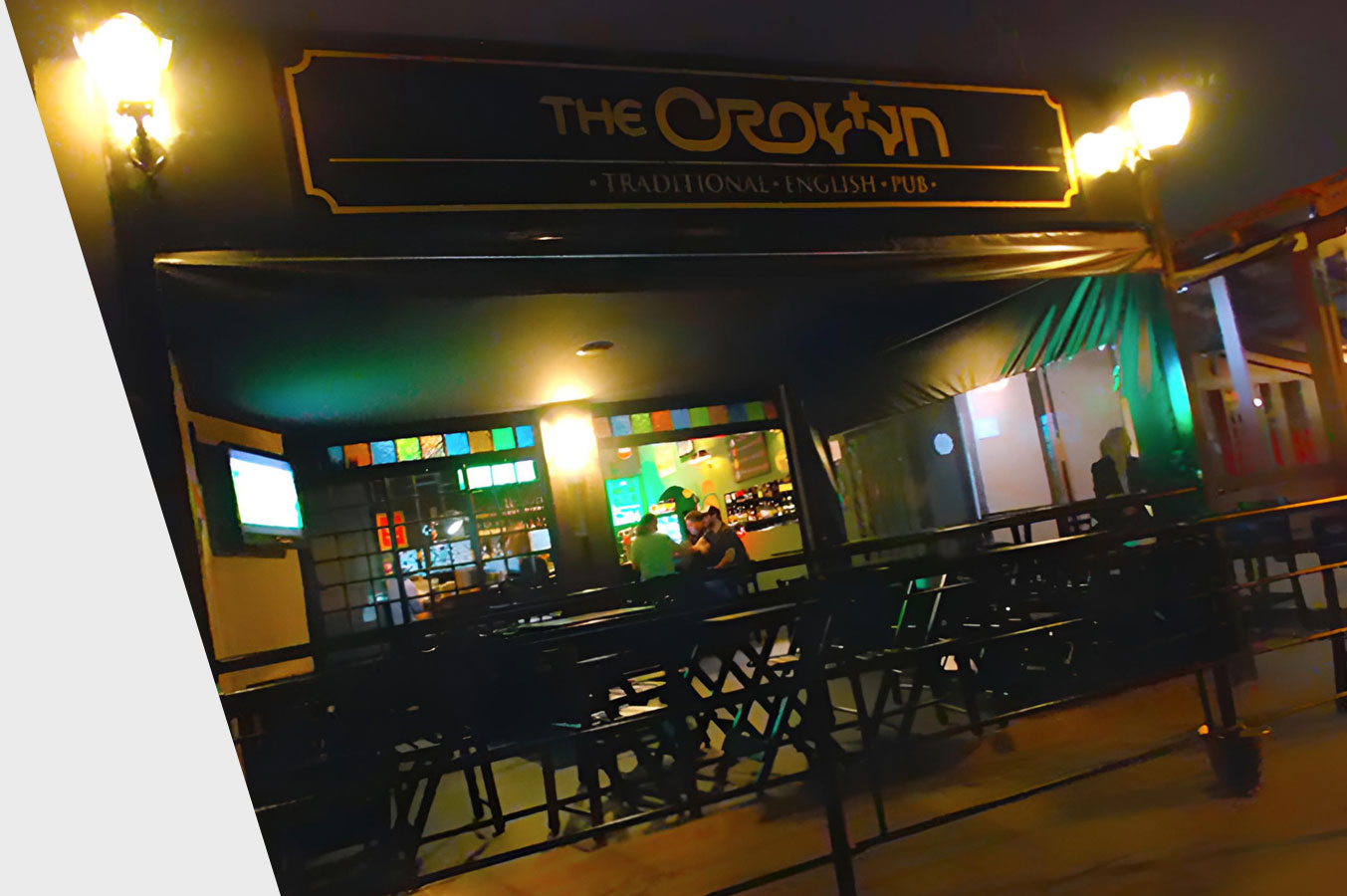Desenvolvimento de fachada The Crown Pub